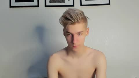 Snapshot of mrsexycum4u chatting on December 18, 6:35 pm Adam online show from December 18, 6:35 pm