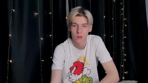 Snapshot of mrsexycum4u chatting on December 20, 3:14 am Adam online show from December 20, 3:14 am