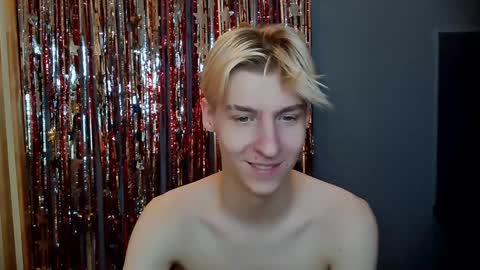 Snapshot of mrsexycum4u chatting on December 30, 11:26 am Adam online show from December 30, 11:26 am