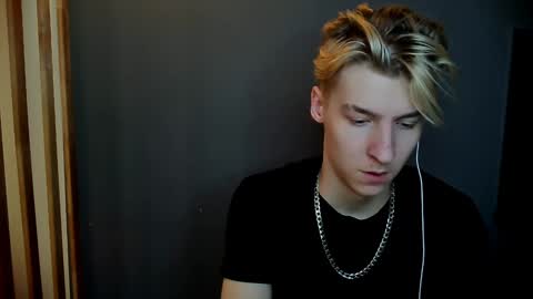 Snapshot of mrsexycum4u chatting on December 30, 9:40 pm Adam online show from December 30, 9:40 pm