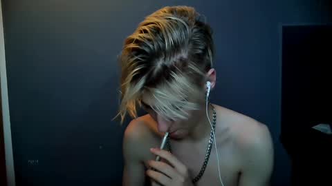 Snapshot of mrsexycum4u chatting on January 6, 5:08 am Adam online show from January 6, 5:08 am