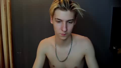 Snapshot of mrsexycum4u chatting on January 9, 7:29 pm Adam online show from January 9, 7:29 pm