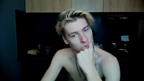 Snapshot of mrsexycum4u chatting on January 14, 10:23 pm Adam online show from January 14, 10:23 pm