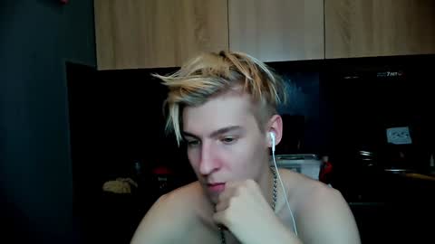 Snapshot of mrsexycum4u chatting on January 15, 1:34 am Adam online show from January 15, 1:34 am