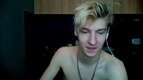 Snapshot of mrsexycum4u chatting on January 16, 7:10 pm Adam online show from January 16, 7:10 pm