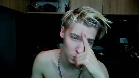 Snapshot of mrsexycum4u chatting on January 17, 4:17 am Adam online show from January 17, 4:17 am