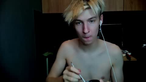 Snapshot of mrsexycum4u chatting on January 25, 12:27 am Adam online show from January 25, 12:27 am