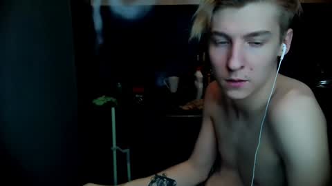 Snapshot of mrsexycum4u chatting on January 25, 3:30 am Adam online show from January 25, 3:30 am