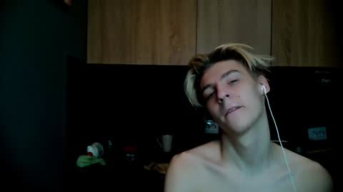 Snapshot of mrsexycum4u chatting on January 28, 1:08 am Adam online show from January 28, 1:08 am