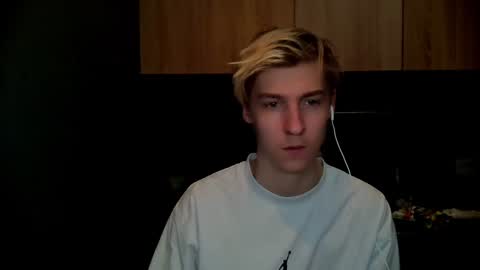 Snapshot of mrsexycum4u chatting on February 1, 3:52 am Adam online show from February 1, 3:52 am