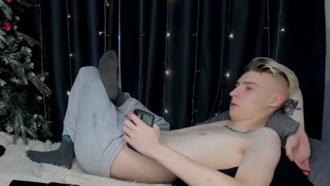 Snapshot of mrsexycum4u chatting on February 3, 7:18 am Adam online show from February 3, 7:18 am