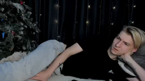 Snapshot of mrsexycum4u chatting on February 3, 10:25 am Adam online show from February 3, 10:25 am