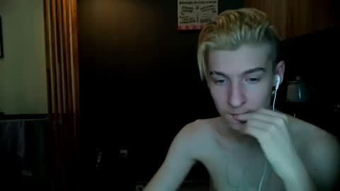 Snapshot of mrsexycum4u chatting on February 21, 11:43 pm Adam online show from February 21, 11:43 pm