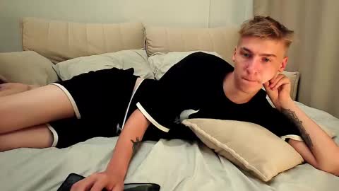 Snapshot of mrsexycum4u chatting on September 9, 11:26 pm Adam online show from September 9, 11:26 pm