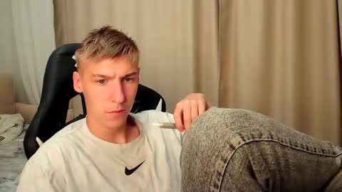 Snapshot of mrsexycum4u chatting on September 15, 8:47 am Adam online show from September 15, 8:47 am