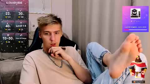 Snapshot of mrsexycum4u chatting on October 4, 7:45 pm Adam online show from October 4, 7:45 pm