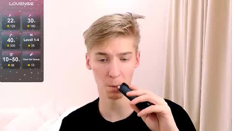 Snapshot of mrsexycum4u chatting on December 14, 7:07 pm Adam online show from December 14, 7:07 pm