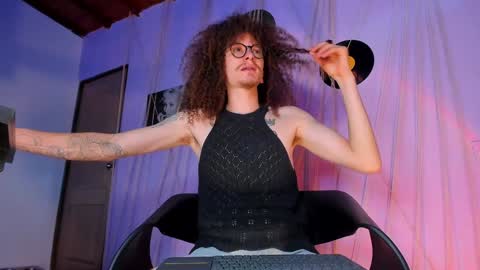 Snapshot of mrshaggy_ chatting on January 16, 9:51 pm Mr Shaggy online show from January 16, 9:51 pm