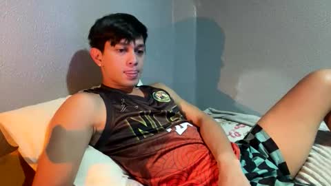 Snapshot of mrshawn95 chatting on April 3, 5:22 pm shawn online show from April 3, 5:22 pm