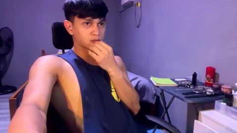 Snapshot of mrshawn95 chatting on May 29, 5:22 pm shawn online show from May 29, 5:22 pm