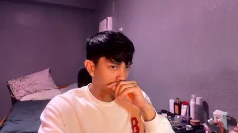 Snapshot of mrshawn95 chatting on June 3, 10:37 pm shawn online show from June 3, 10:37 pm