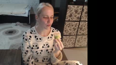 Sasha online show from April 19, 8:55 pm