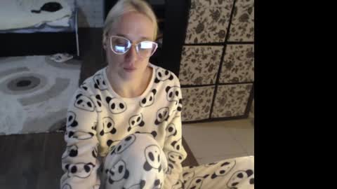 Sasha online show from April 23, 12:45 am