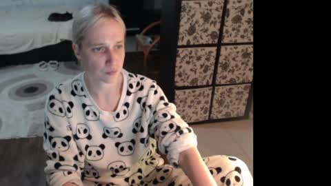 Snapshot of mrsluck chatting on June 5, 6:13 pm Sasha online show from June 5, 6:13 pm