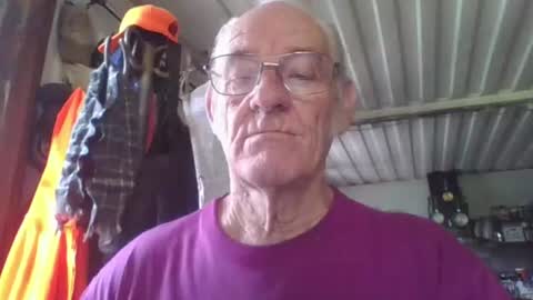 Snapshot of mrsubman chatting on July 19, 3:49 pm Chuck online show from July 19, 3:49 pm