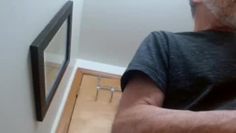 Snapshot of mrtease5 chatting on January 15, 8:41 am mrtease5 online show from January 15, 8:41 am