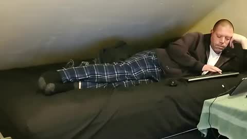 Snapshot of mrxhere chatting on January 22, 11:43 pm mrxhere online show from January 22, 11:43 pm