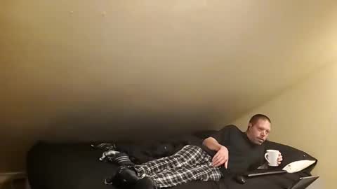 Snapshot of mrxhere chatting on October 15, 10:37 am mrxhere online show from October 15, 10:37 am