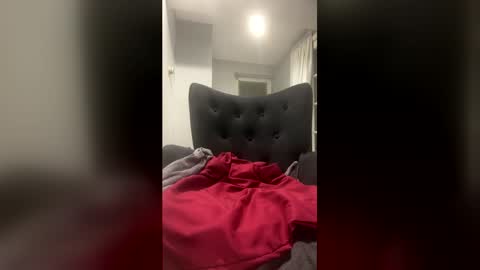 Snapshot of ms_discreet chatting on June 24, 2:54 am ms_discreet online show from June 24, 2:54 am