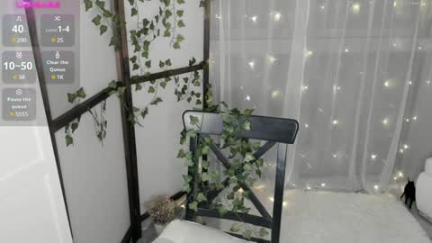 Elizabeth online show from December 2, 6:43 pm