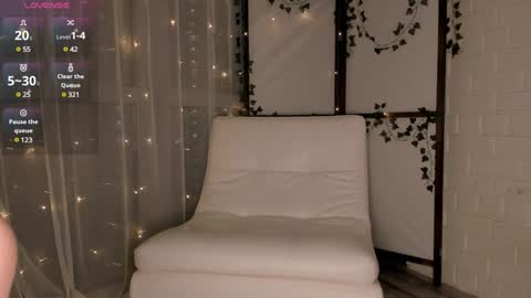 Elizabeth online show from February 1, 7:02 pm