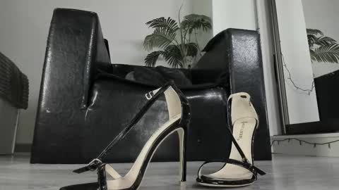 Snapshot of ms_enigma chatting on March 9, 5:39 pm Goddess. Miss. Lady. Queen. Madam Milady online show from March 9, 5:39 pm