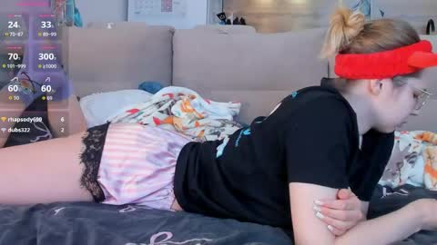 Snapshot of ms_foryou chatting on April 25, 4:15 am Ms ForYOU online show from April 25, 4:15 am