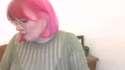 Snapshot of ms_rosiecozy chatting on July 8, 4:28 am Rose online show from July 8, 4:28 am