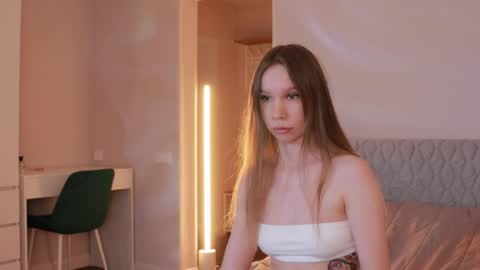 Snapshot of msaura chatting on October 17, 7:11 am Svetlana online show from October 17, 7:11 am