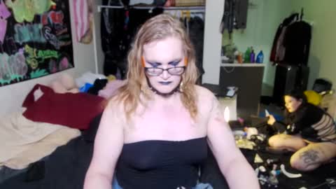 Snapshot of mscuntyluxxe chatting on September 25, 11:36 am Cunty Luxxe online show from September 25, 11:36 am