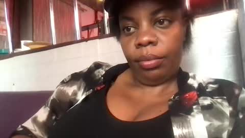 Snapshot of msenya chatting on November 18, 1:26 pm msenya online show from November 18, 1:26 pm