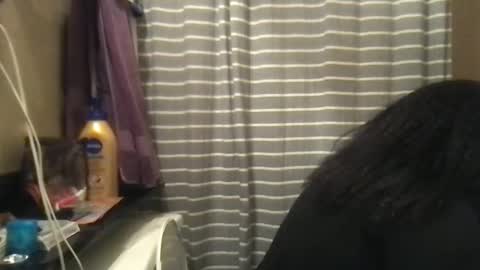 Snapshot of msjonemillion chatting on December 26, 12:03 am Chocolate  Candy   Stick online show from December 26, 12:03 am