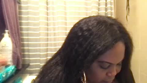 Snapshot of msjonemillion chatting on January 21, 11:02 pm Chocolate  Candy   Stick online show from January 21, 11:02 pm