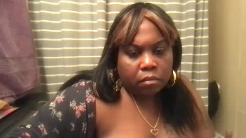 Snapshot of msjonemillion chatting on February 13, 6:41 am Chocolate  Candy   Stick online show from February 13, 6:41 am