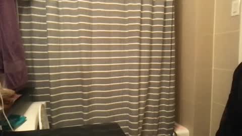 Snapshot of msjonemillion chatting on February 22, 4:29 am Chocolate  Candy   Stick online show from February 22, 4:29 am