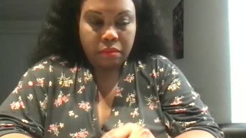 Snapshot of msjonemillion chatting on December 4, 5:28 am Chocolate Candy Stick online show from December 4, 5:28 am