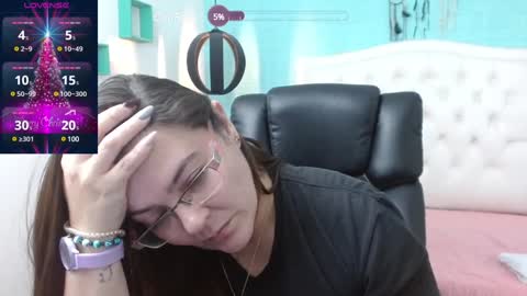 Snapshot of msjossie chatting on December 11, 6:04 am Jossie online show from December 11, 6:04 am