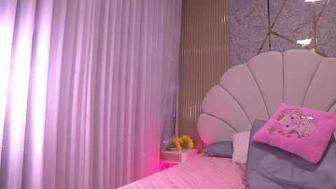 Snapshot of mssburbuja chatting on April 25, 3:09 am Manuela online show from April 25, 3:09 am