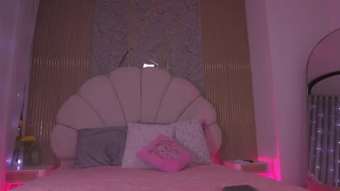 Snapshot of mssburbuja chatting on May 8, 3:23 am Manuela online show from May 8, 3:23 am