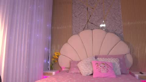 Snapshot of mssburbuja chatting on May 17, 3:15 am Manuela online show from May 17, 3:15 am